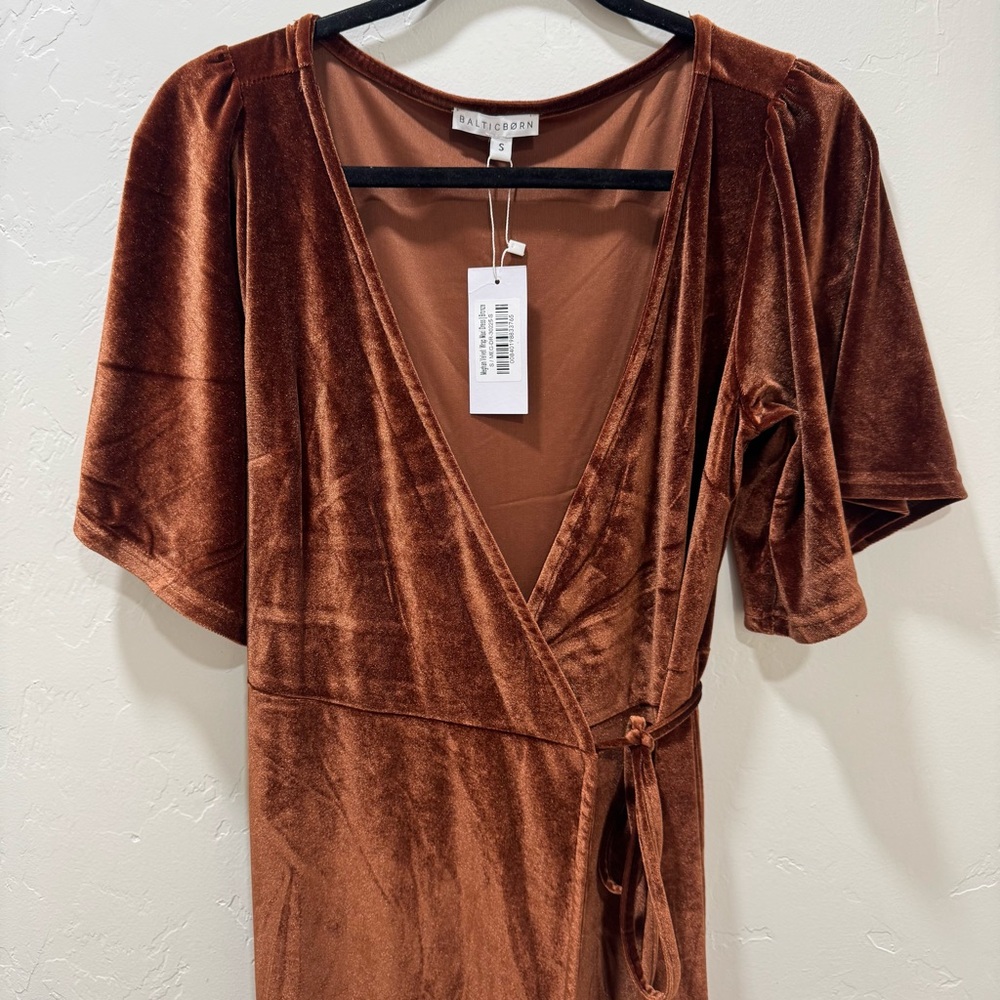 NWT Baltic Born Meghan Velvet Wrap Maxi Dress Bronze Brown Women's Small - Picture 5 of 16